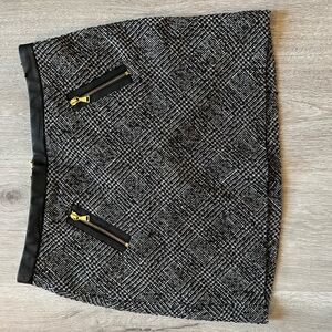 Express Black and White Mini Skirt with Zipper Accents